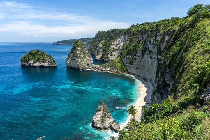 10 Destinasi Wisata Pulau Yang Menarik di Indonesia
